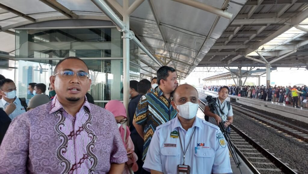 Andre Rosiade Sidak Stasiun Manggarai Demi Atasi Keluhan Pengguna KRL
