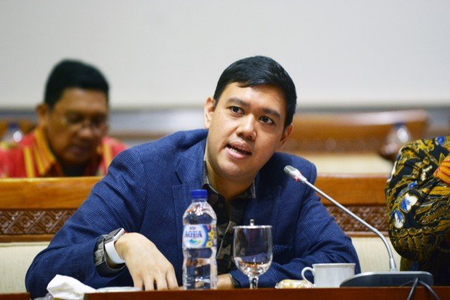 DPR Minta Kejagung Profesional Usut Dugaan Korupsi BTS