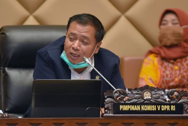 DPR Usulkan Tunjangan bagi Kades Purnatugas