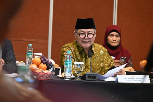 DPR Dorong OJK Matangkang Aturan Soal Perbankan Syariah
