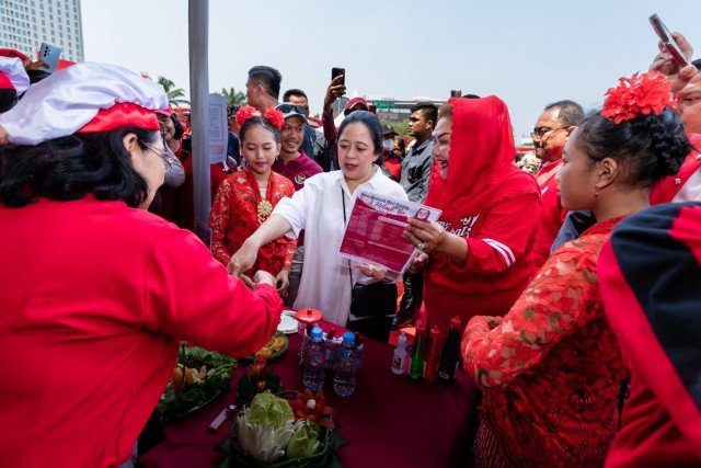 Puan Hadiri Lomba Masak Ibu-ibu di Semarang
