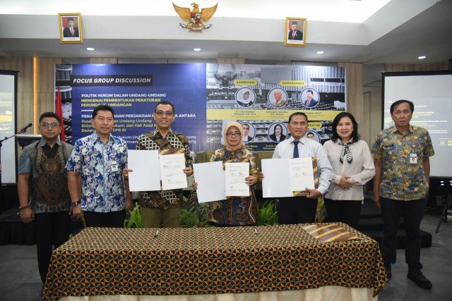 PUU Bidang Polhukham BK Setjen DPR Teken PKS dengan FH UKSW dan Untag