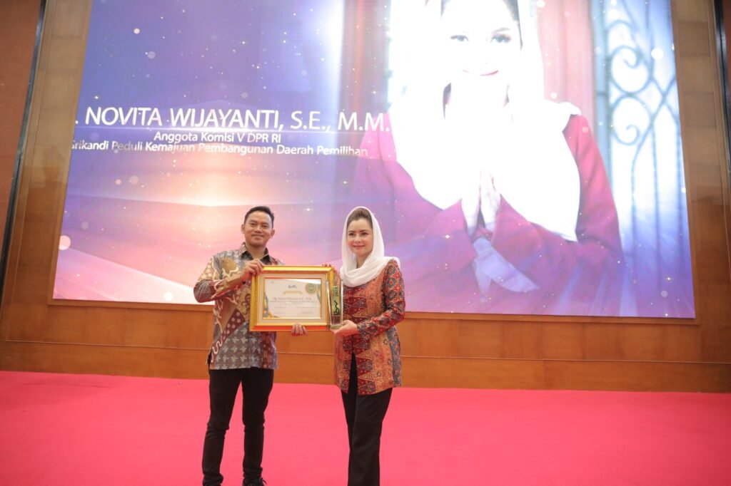 Penghargaan dari KWP Award 2023 Picu Semangat Novita Wijayanti Membangun Dapil