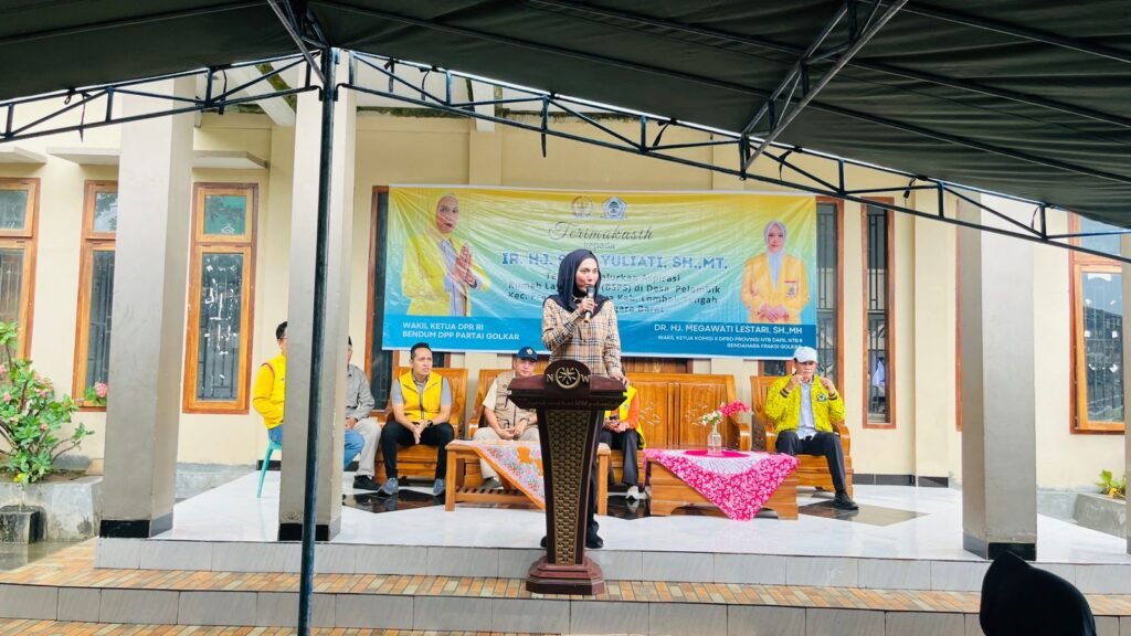 DPR Salurkan Bantuan Perumahan Swadaya ke Warga Lombok