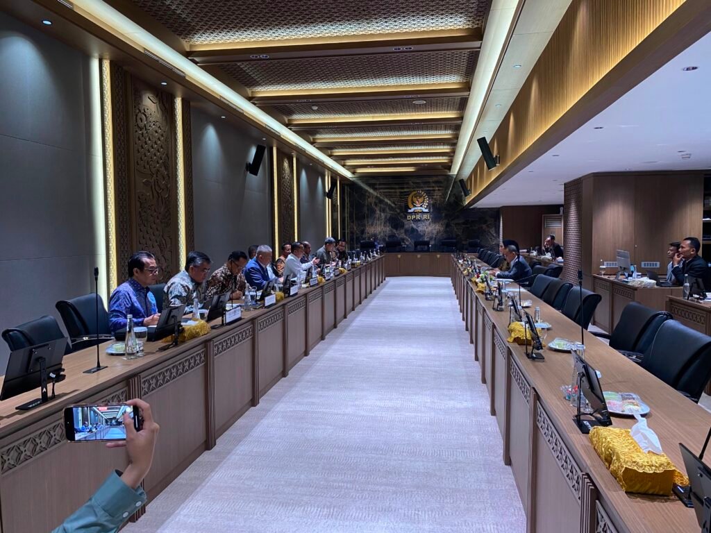 Dasco Pimpin Rakor Bersama Pemerintah Terkait Pembahasan Perpres Ojol